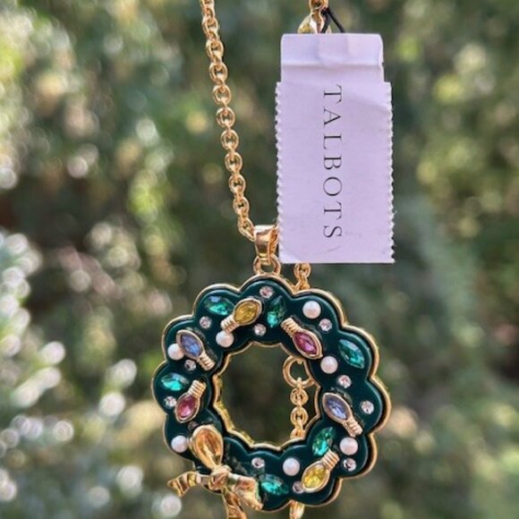 HOLIDAY🎄🎄TALBOTS – NWT - 2020 Christmas Wreath PENDANT NECKLACE - Picture 8 of 11
